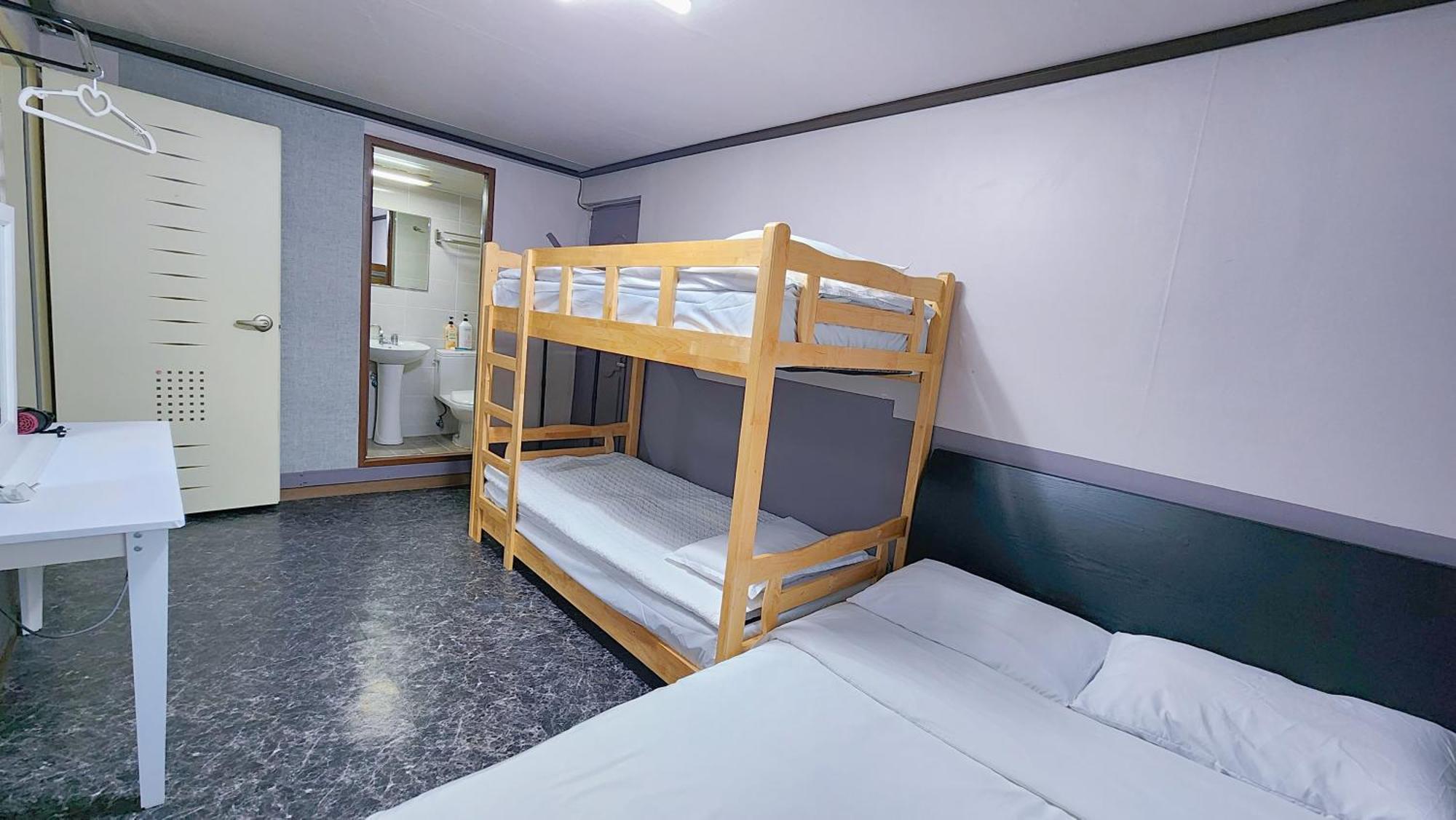 Отель 1012 House Namsan Сеул Номер фото